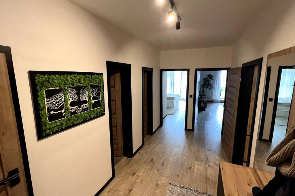 Lake Apartment, 2X Free Garage, 10 Mins To Centre Братислава Екстериор снимка